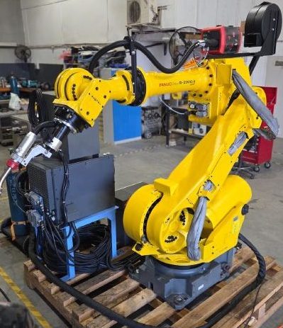 The complete welding cell palletised and tested, ready for transport